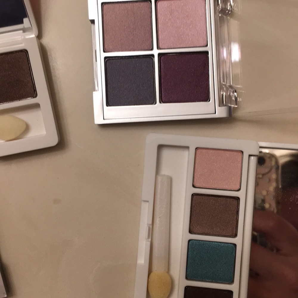 Eye shadow pallets - Picture 3 of 3